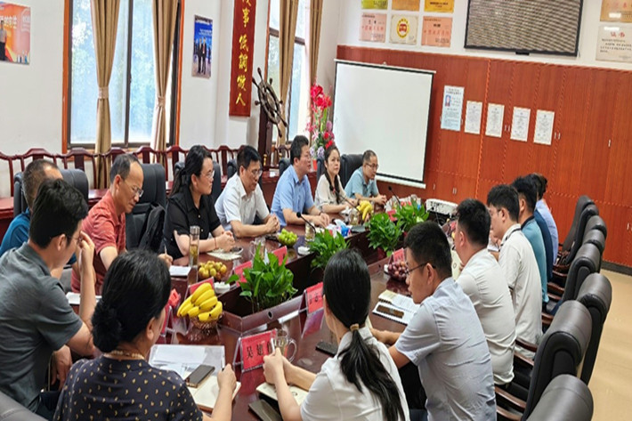 尹双凤副校长带队赴长康实业开展校企合作交流